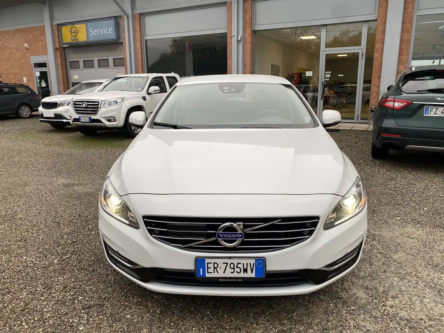 Volvo V60 V60 2.4 D6 phev AWD geatronic- Gancio Traino Bianco - 2