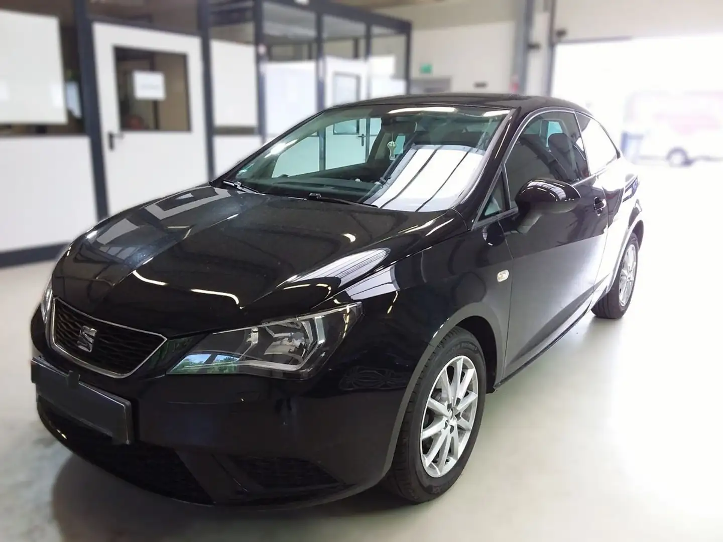 SEAT Ibiza STYLE+ TÜV 03.2027 Zwart - 1