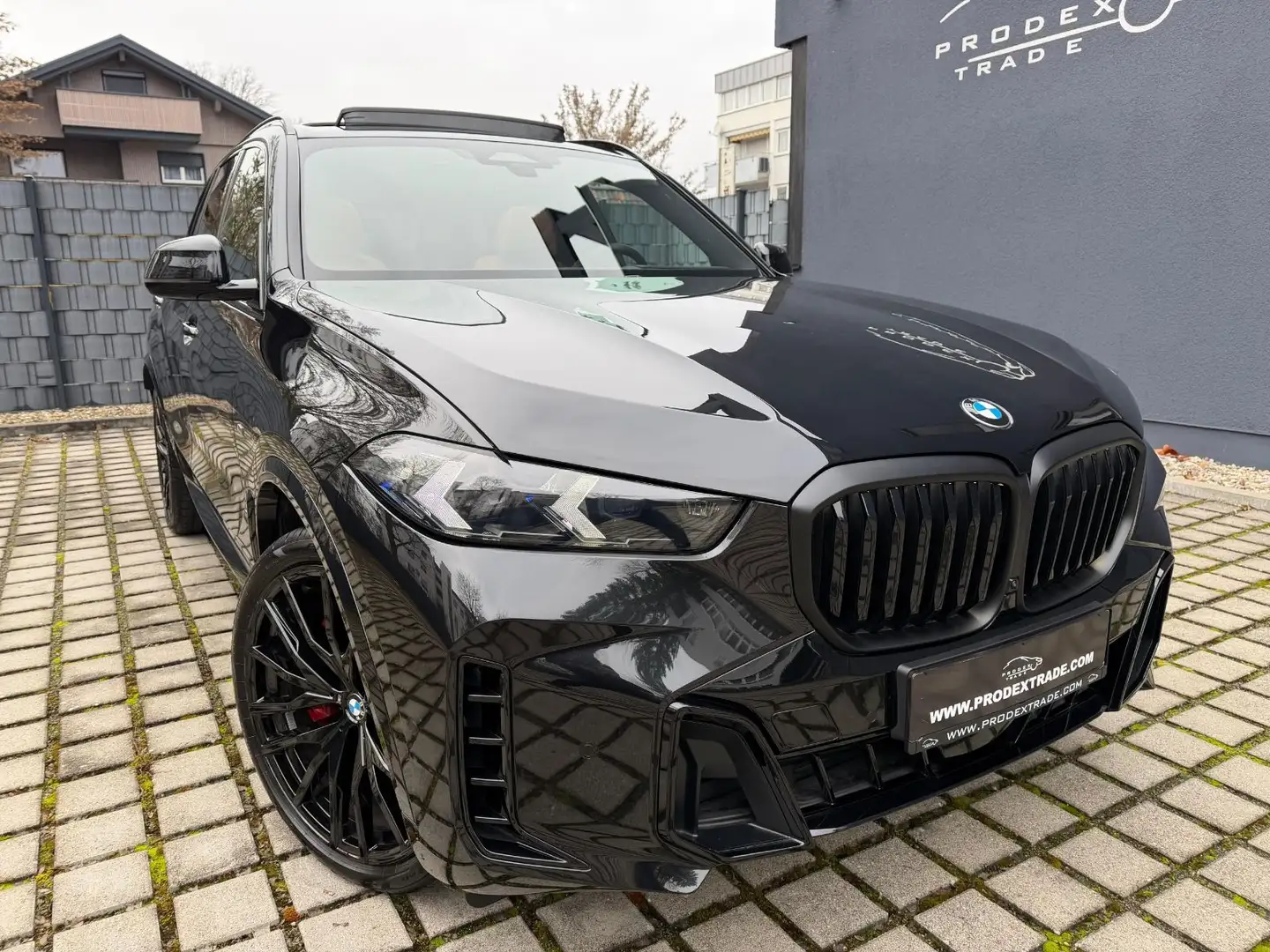 BMW X5 xDrive30d M-Sport Pro Luft*Pano*7Sitze*Fulll Schwarz - 1
