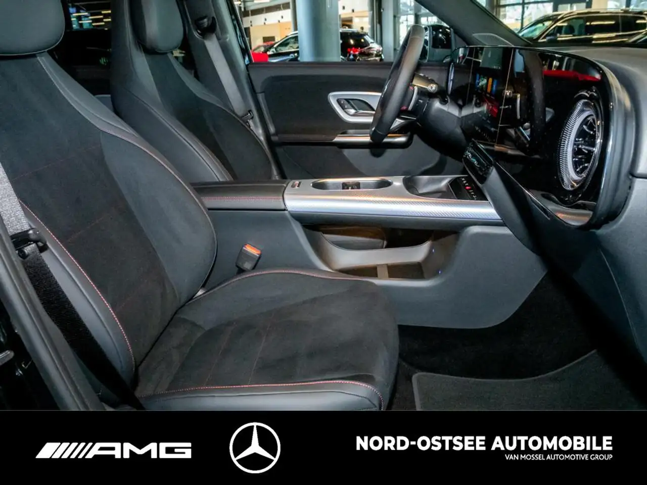 Mercedes-Benz GLB 250 + AMG NIGHT PANO AHK 20-ZOLL 10