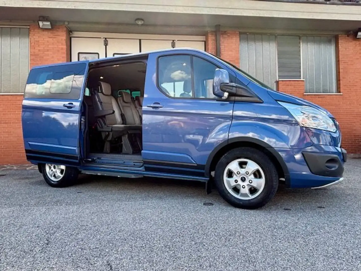 Ford Tourneo Custom "Titanium" - 8 POSTI - 2.0 tdi + GANCIO TRAINO !! Blu/Azzurro - 1