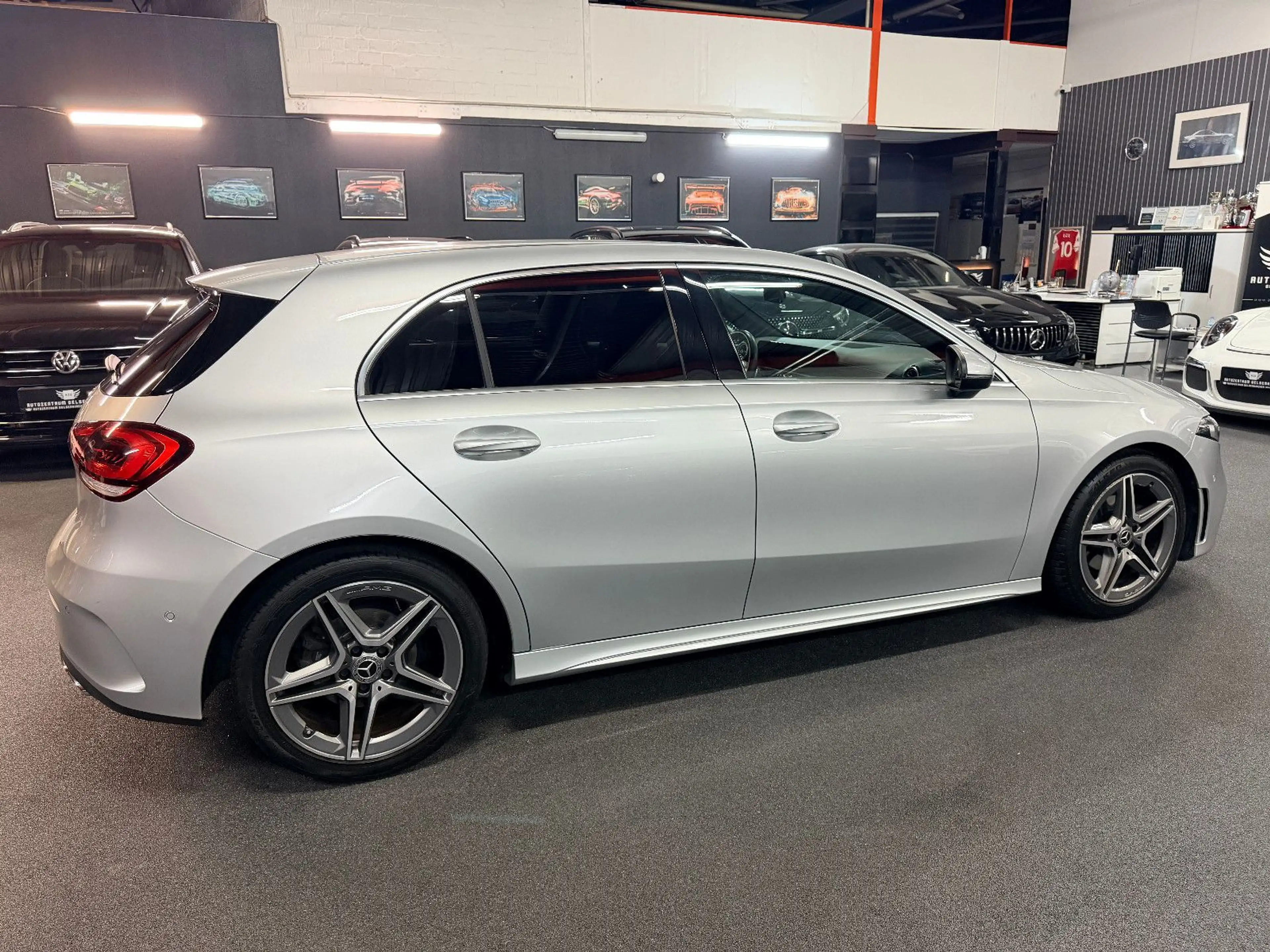Mercedes-Benz A 180 AMG MBUX/LED/AMBIENTE/KAMERA/PARK-ASSIST/ — photo 12