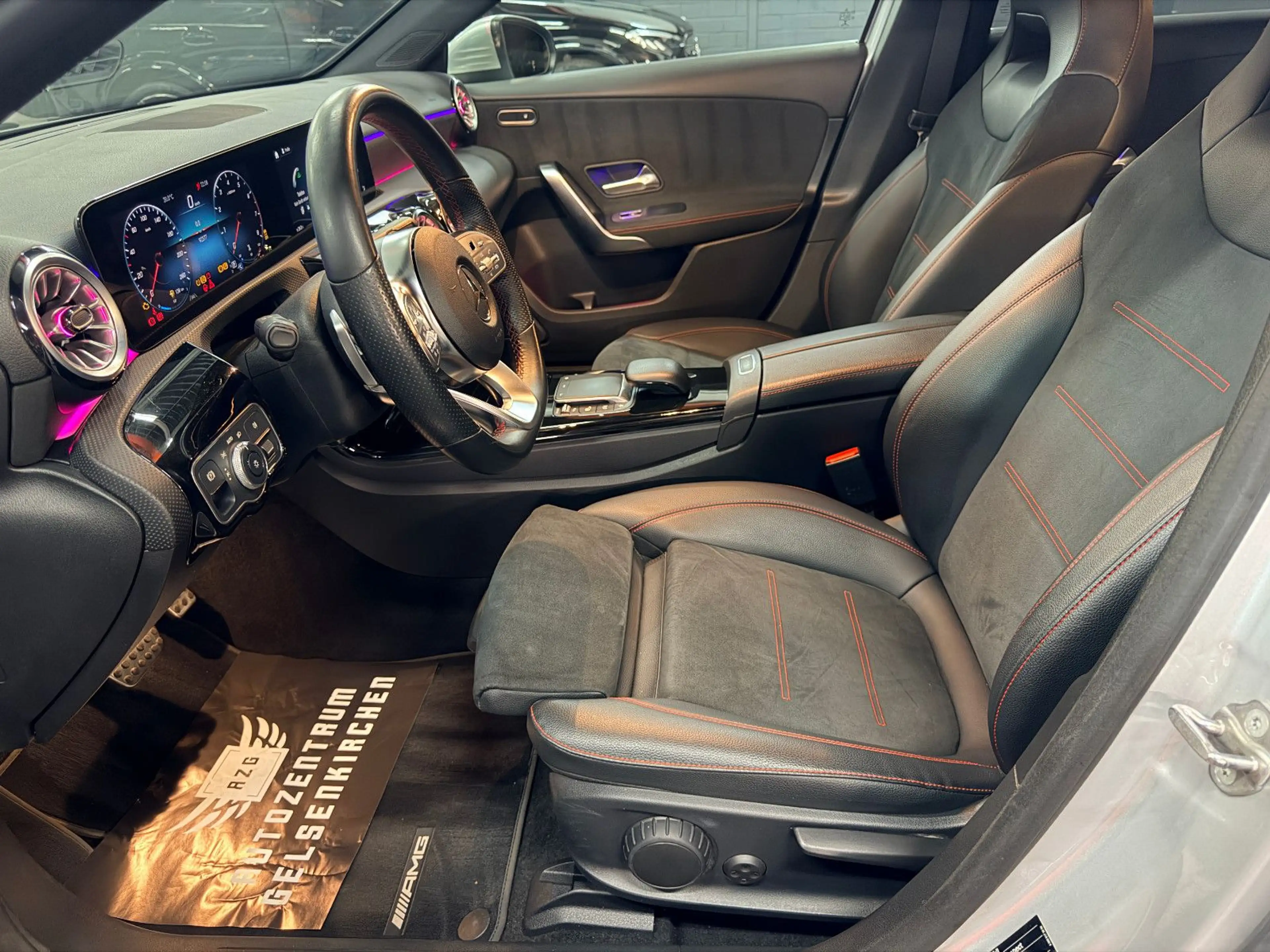 Mercedes-Benz A 180 AMG MBUX/LED/AMBIENTE/KAMERA/PARK-ASSIST/ — photo 13