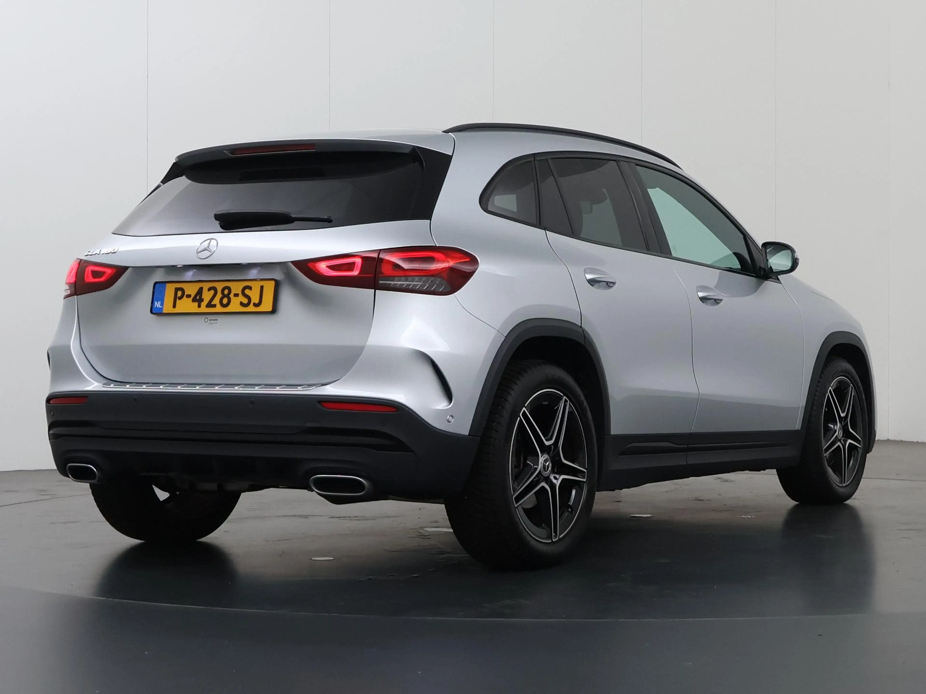 Mercedes-Benz GLA 180 Business Solution AMG | Night | Widescreen | Stoel — photo 2