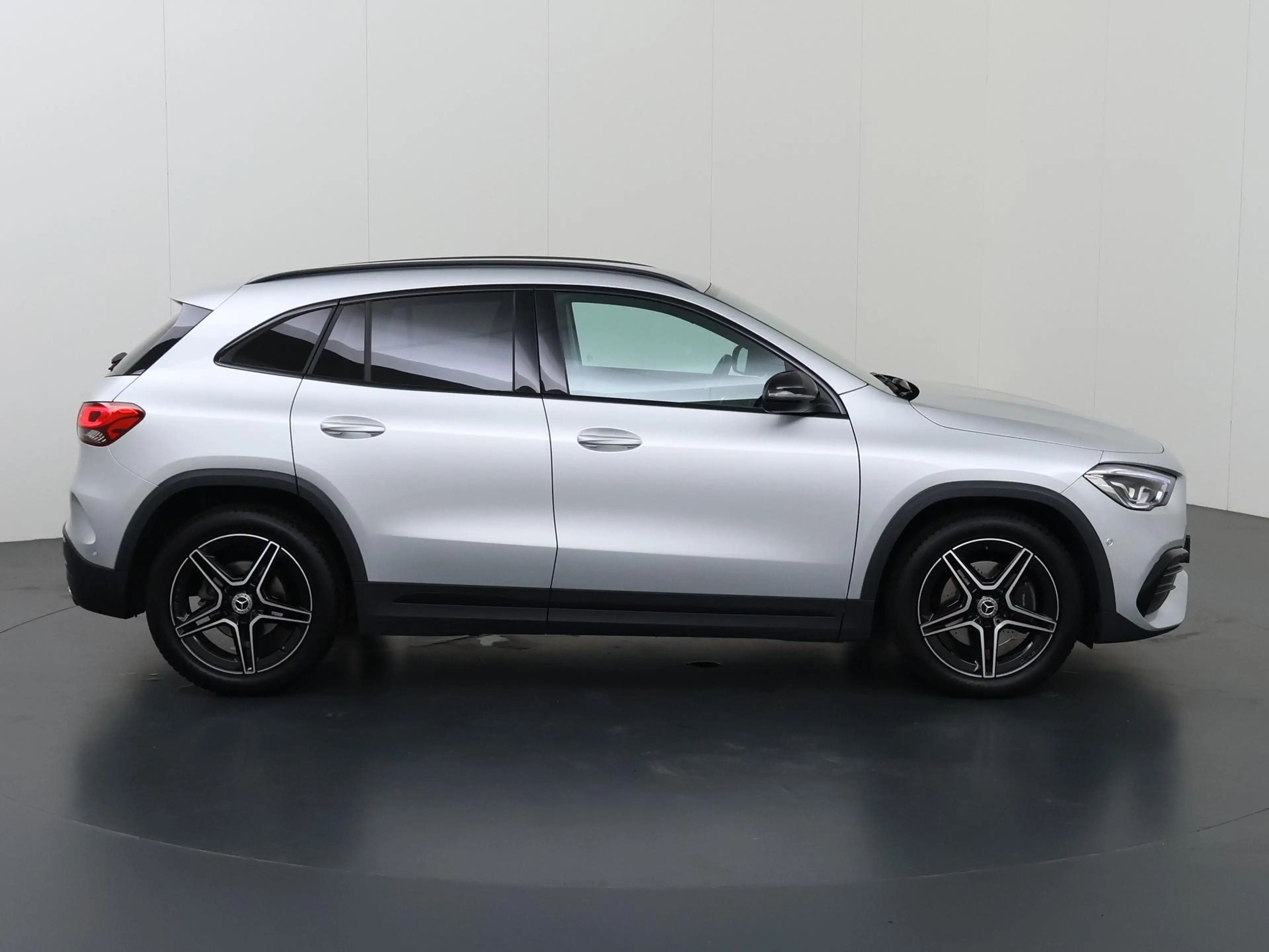 Mercedes-Benz GLA 180 Business Solution AMG | Night | Widescreen | Stoel — photo 6