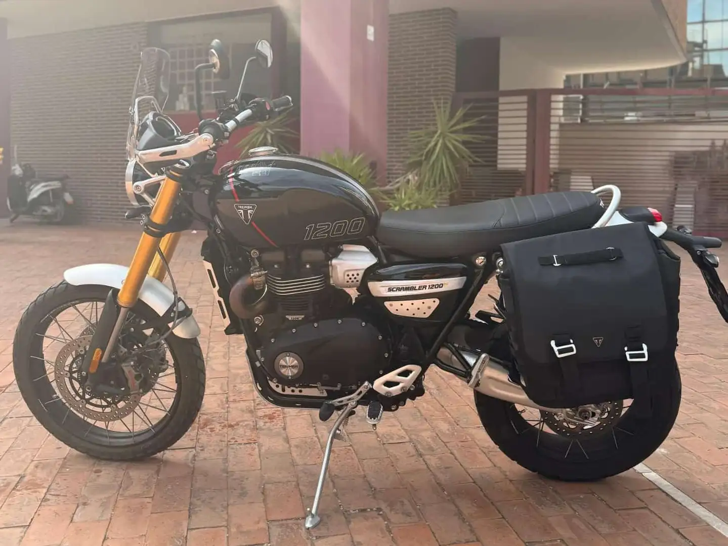 Triumph Scrambler 1200 XE Scrambler borsa laterale Nero - 1