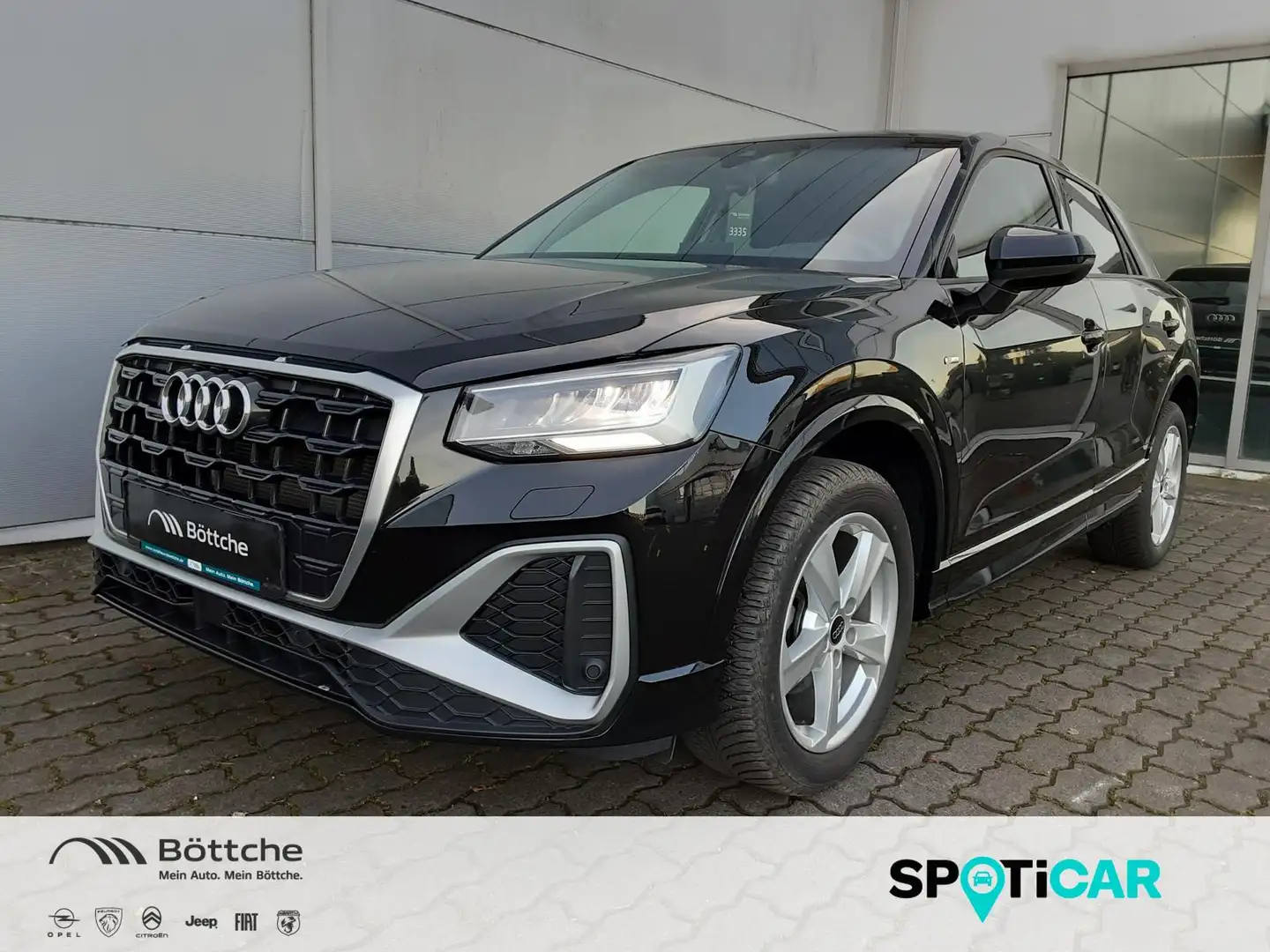 Audi Q2 30 TFSI S line Schwarz - 1