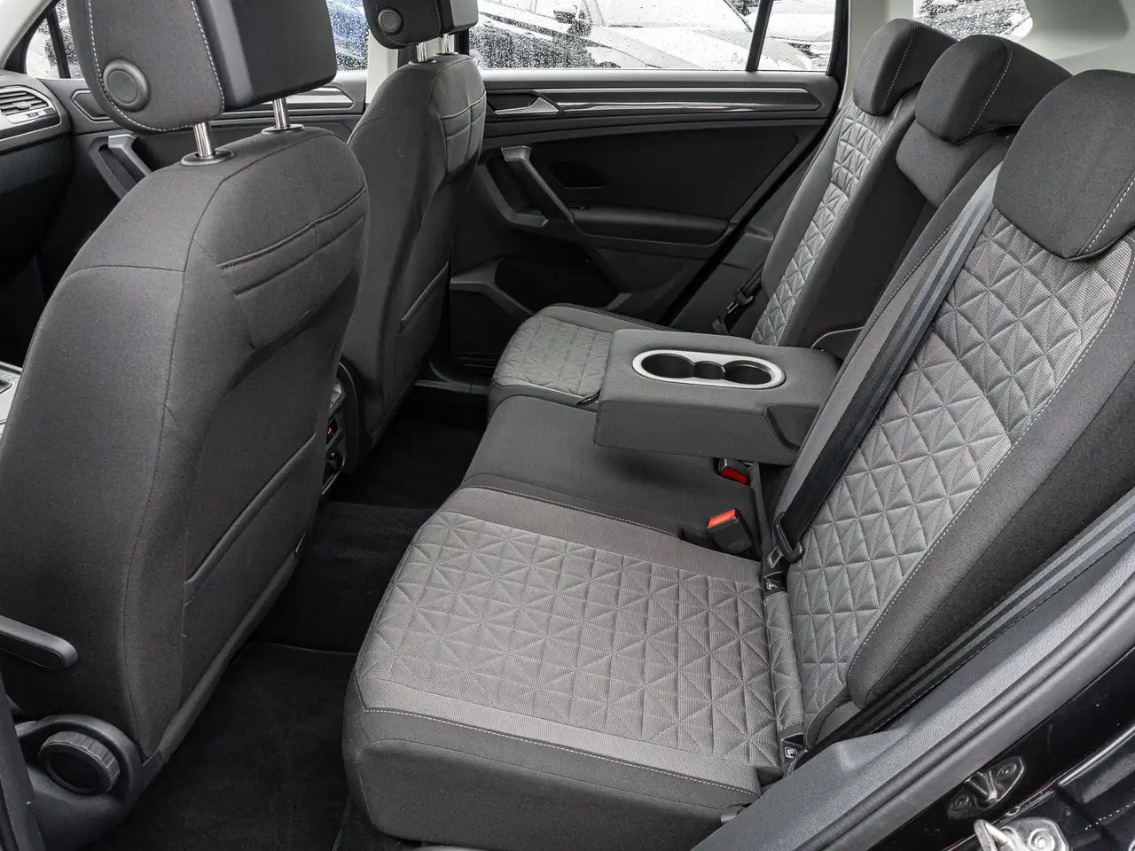 Volkswagen Tiguan 2.0 -TDI DSG Life 16