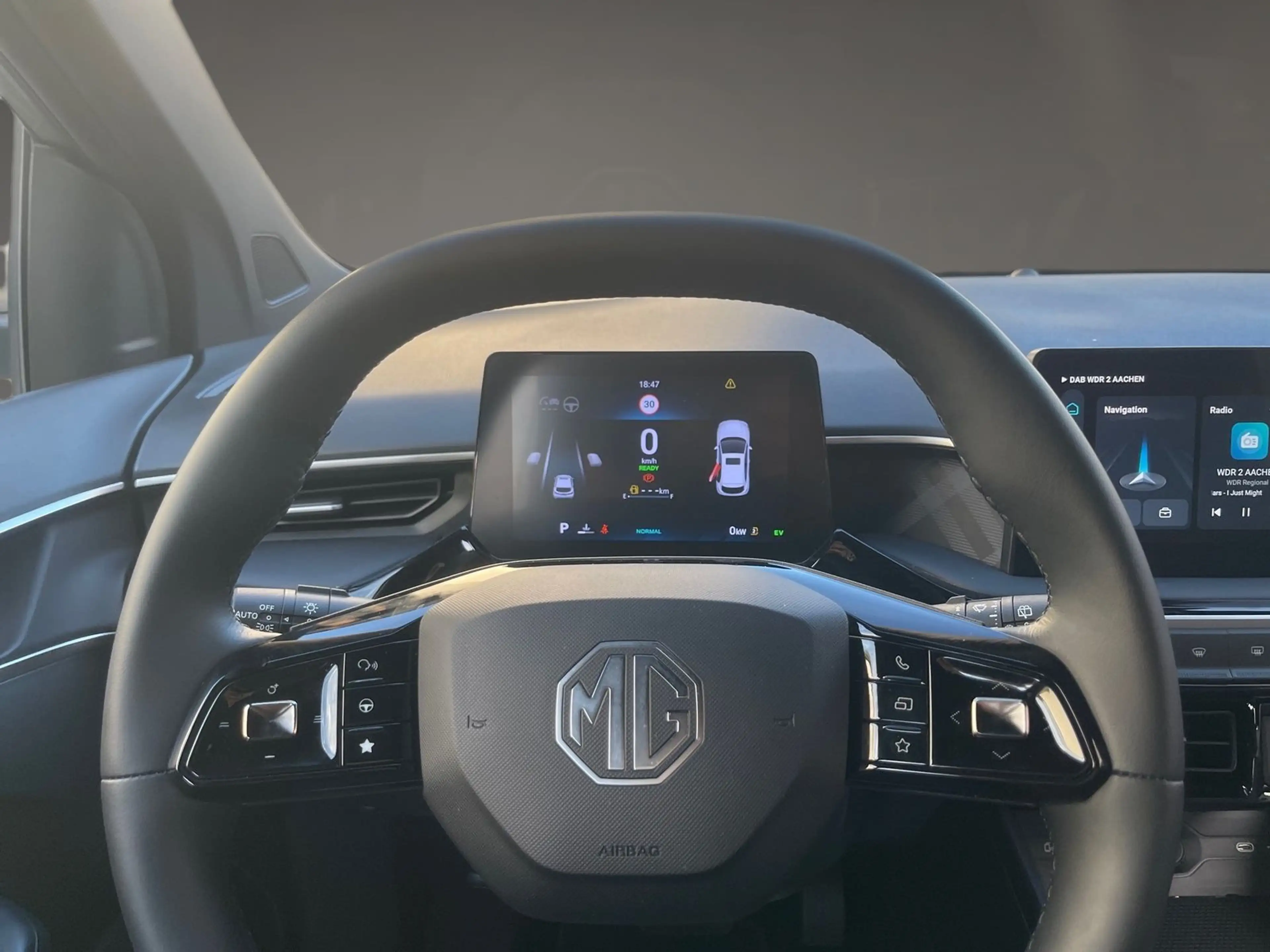 MG MG3 1.5 Hybrid+ 143kW Luxury Navi Kamera PDC ACC — photo 11