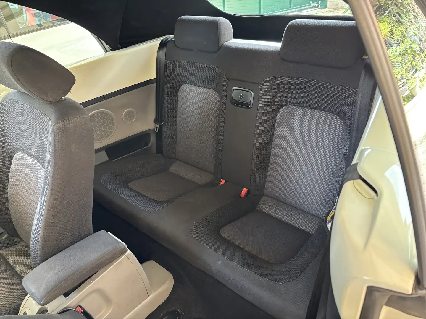 Volkswagen New Beetle Cabrio 1.4 - 2