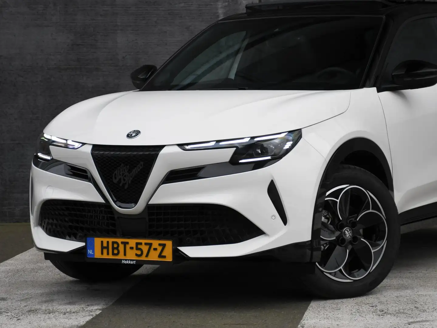 Alfa Romeo Junior Ibrida Speciale 1.2 Hybrid 136pk Automaat PANO-DAK Wit - 2