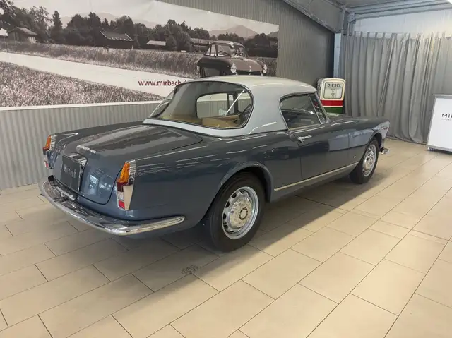 Alfa Romeo Spider view 7