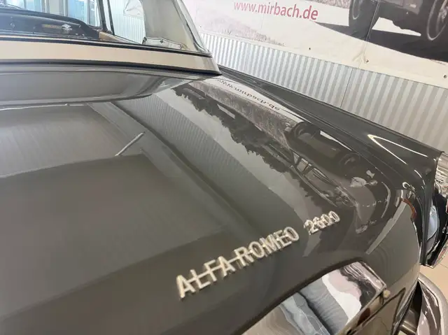 Alfa Romeo Spider view 10