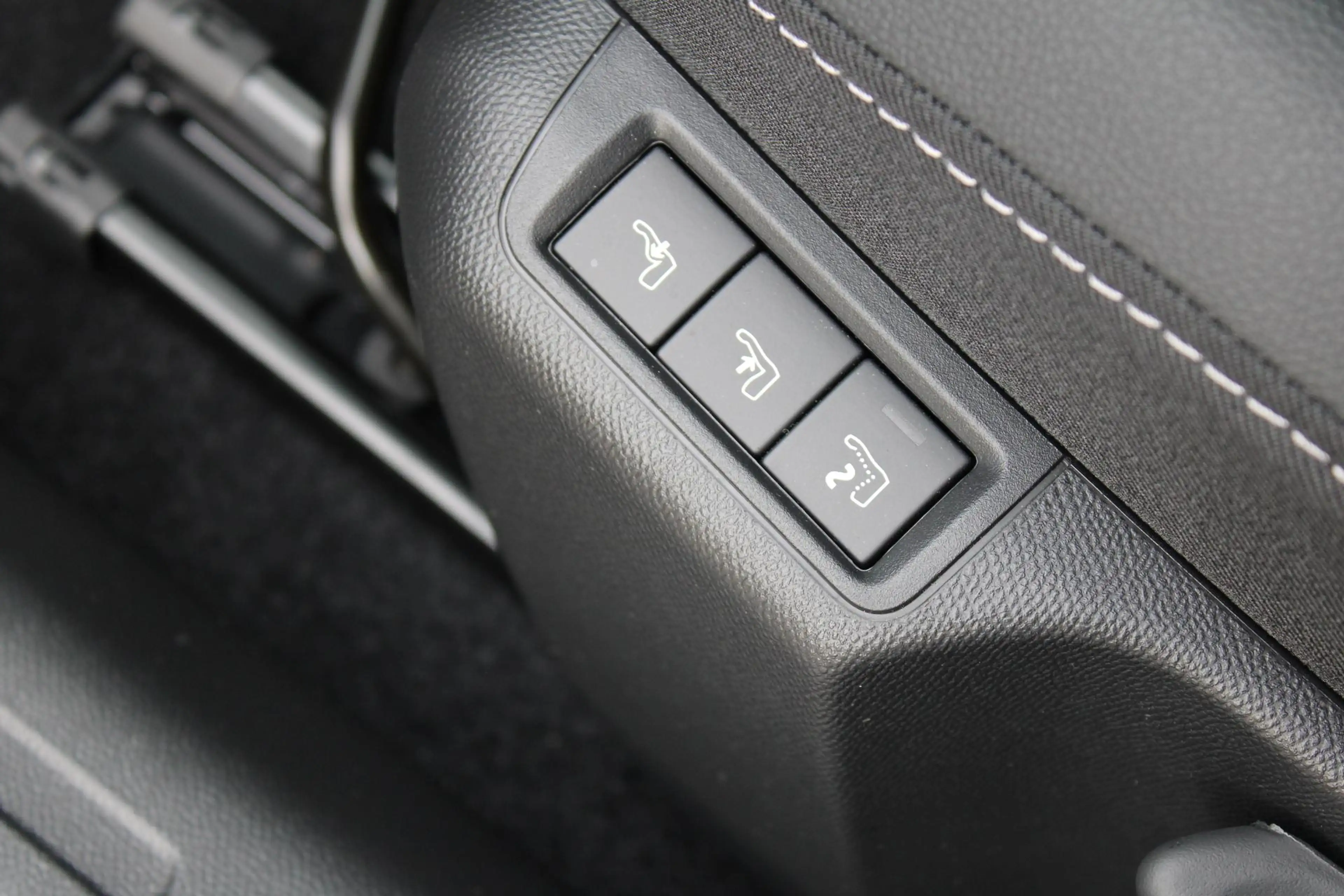 Opel Mokka-E Ultimate 50-kWh 11kw bl. | Navigatie via App | Cam — photo 12