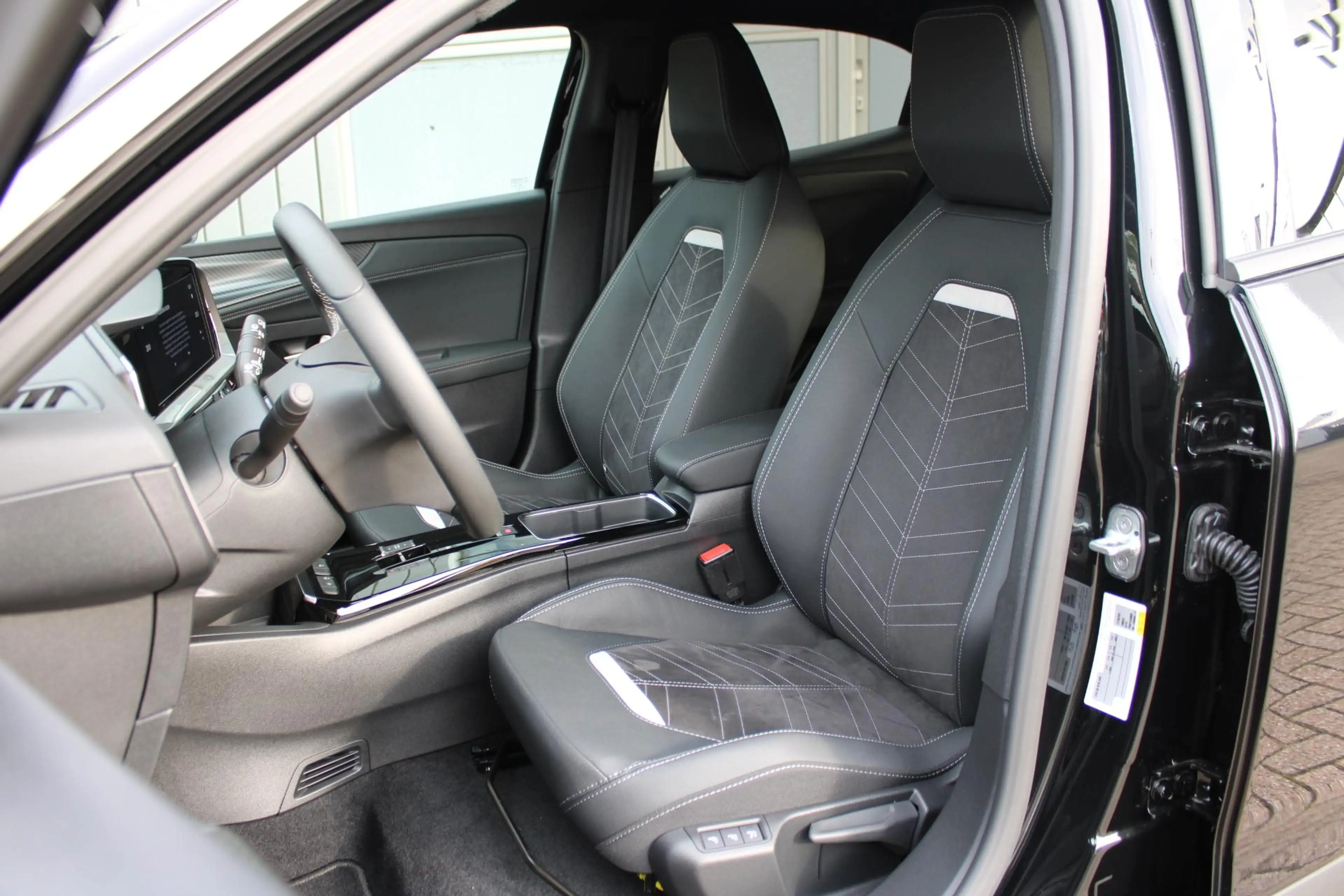 Opel Mokka-E Ultimate 50-kWh 11kw bl. | Navigatie via App | Cam — photo 11