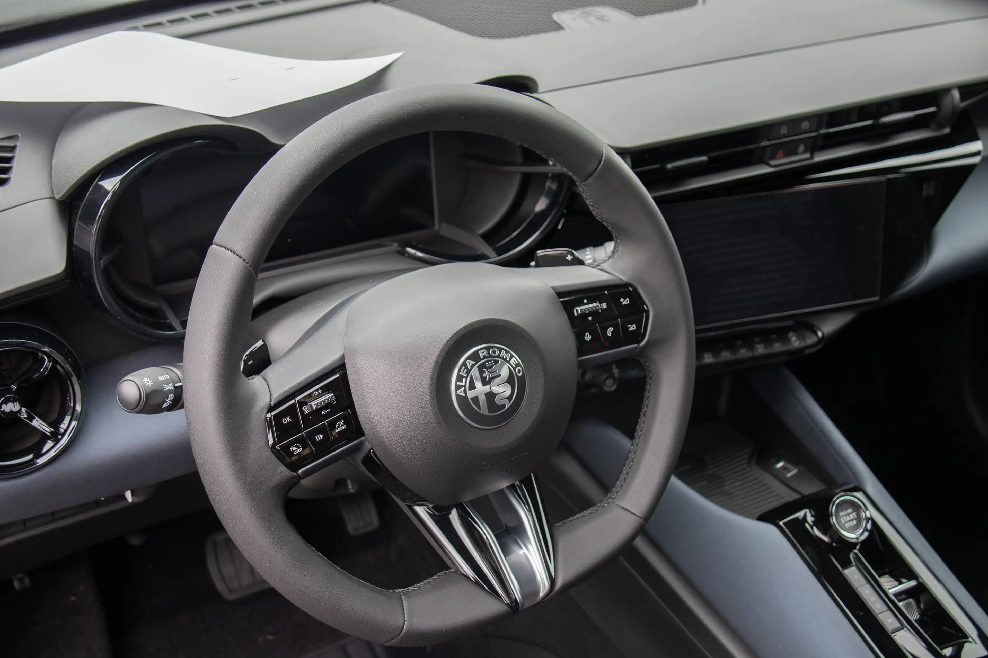 Alfa Romeo Junior Junior 1.2 VGT Ibrida — photo 6