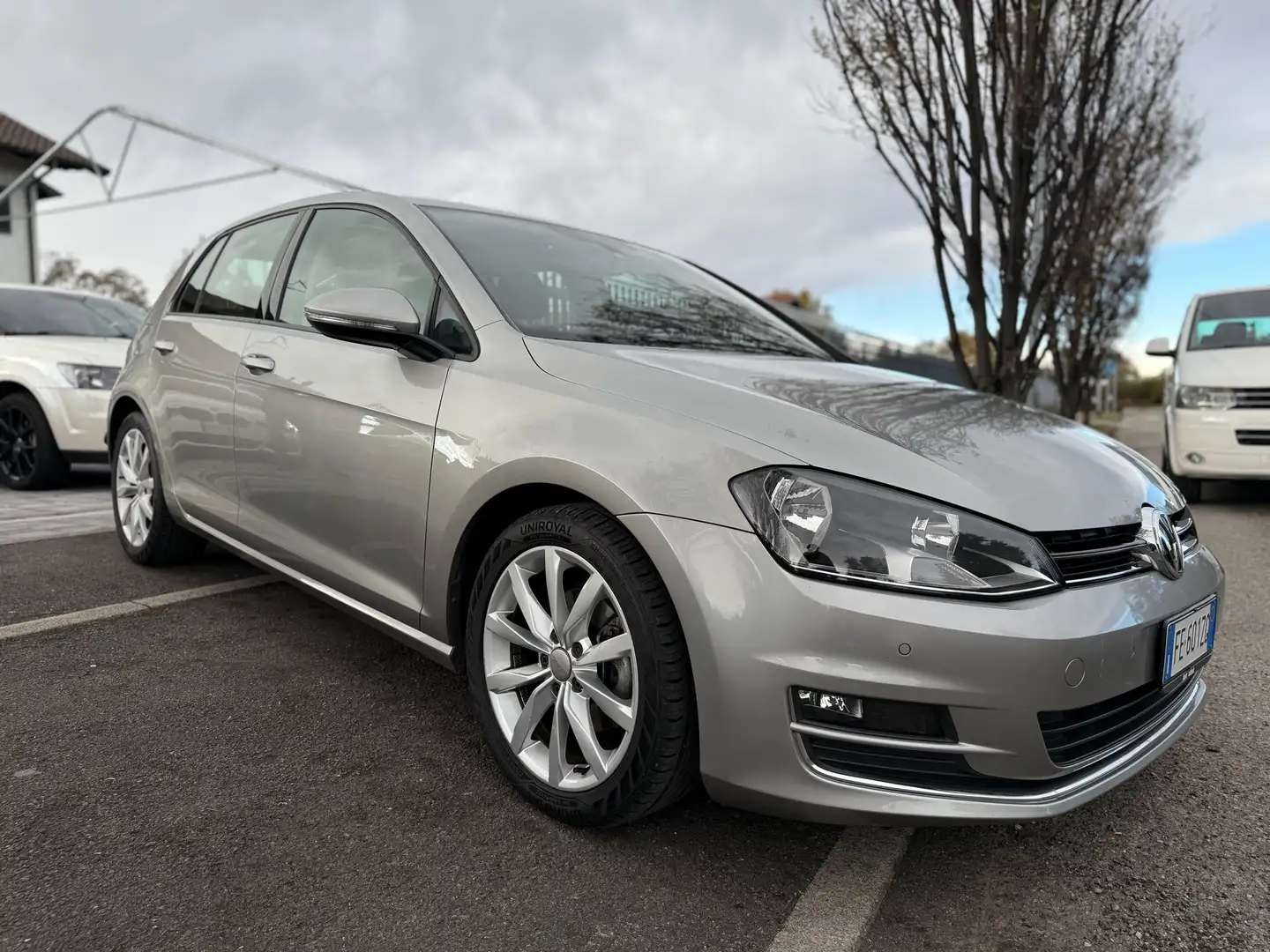 Volkswagen Golf 5p 1.6 tdi Executive 110cv Gris - 1