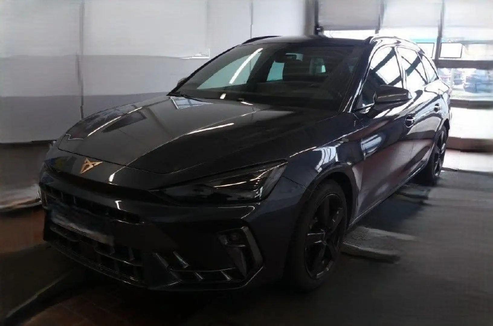 CUPRA Leon Sportstourer 1.5 eTSI DSG Edge Paket Kessy Grau - 2