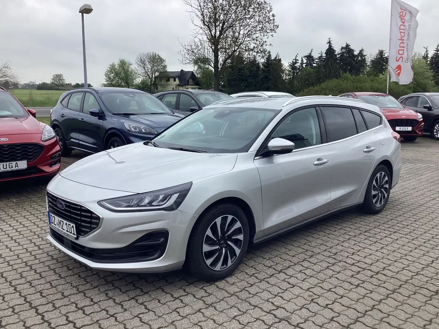 Ford Focus Turnier Titanium X, WinterP. / AllwetterR Plateado - 2