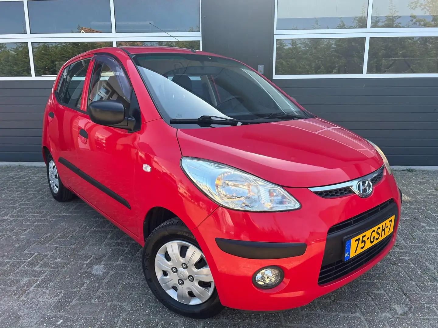 Hyundai i10 1.1 Active|Trekhaak|Net als nieuw!!!| Rood - 2
