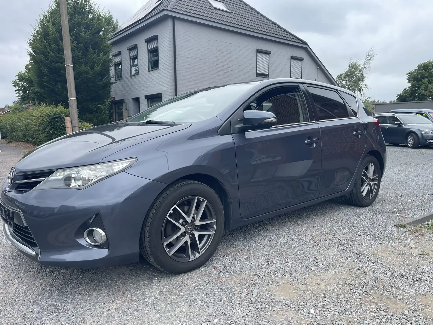 Toyota Auris 1.33 Dual-VVT-i,Airco,Gps,Sensoren,Camera,.. Grijs - 1