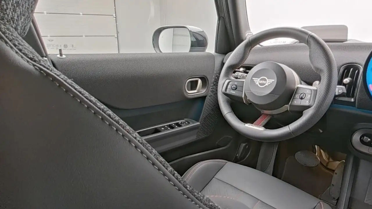MINI Cooper C John Cooper Works Trim 22
