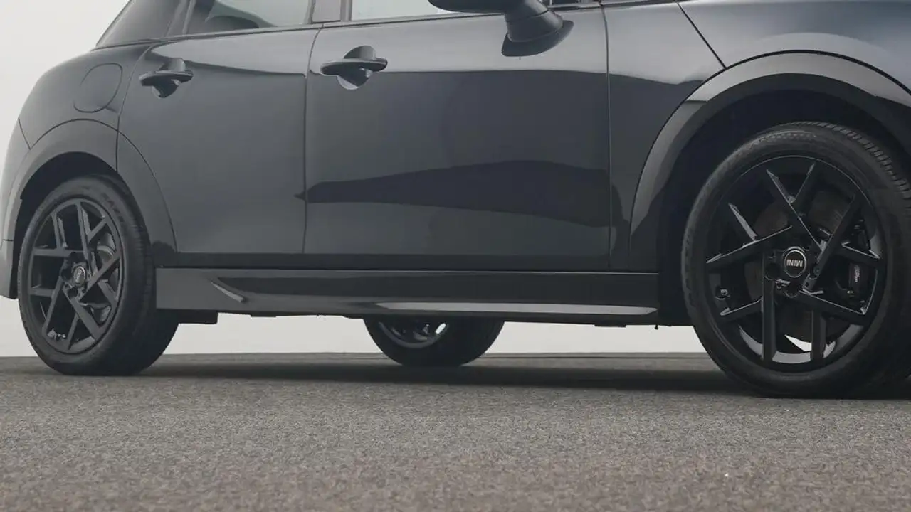 MINI Cooper C John Cooper Works Trim 20