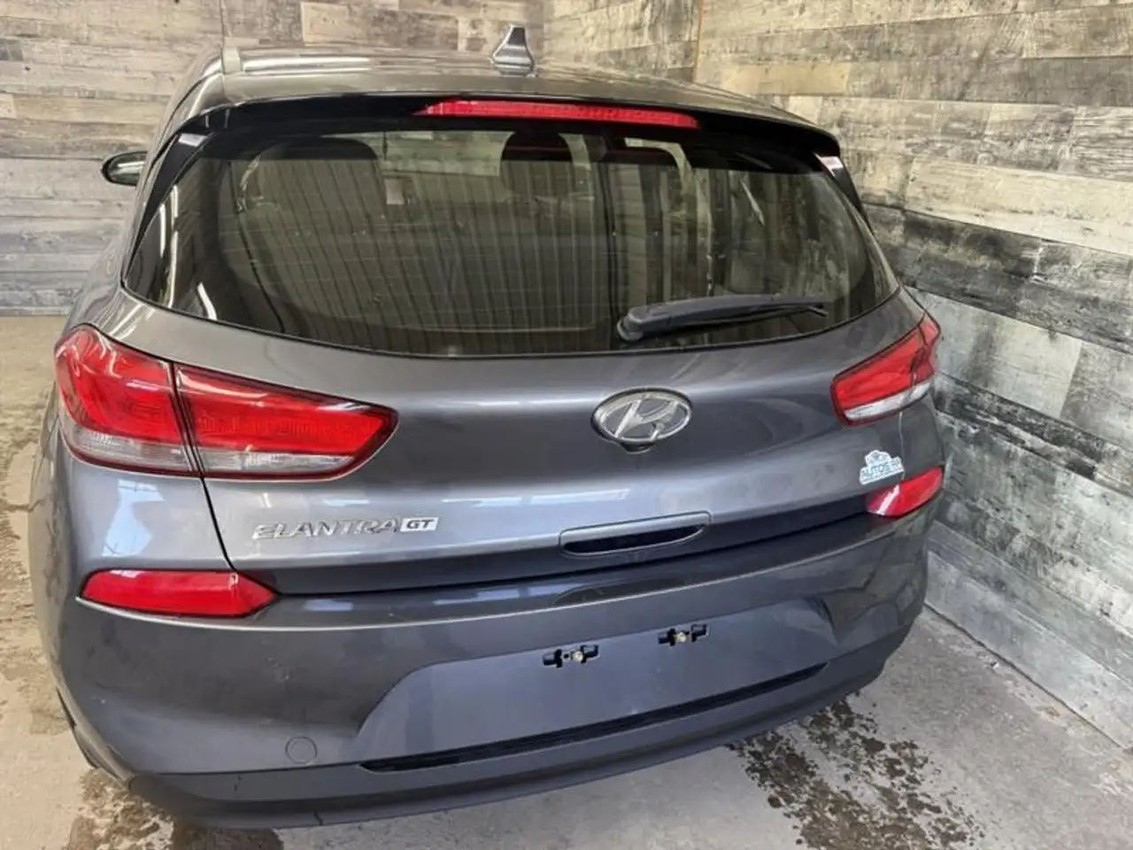 Hyundai ELANTRA снимка Hyundai ELANTRA