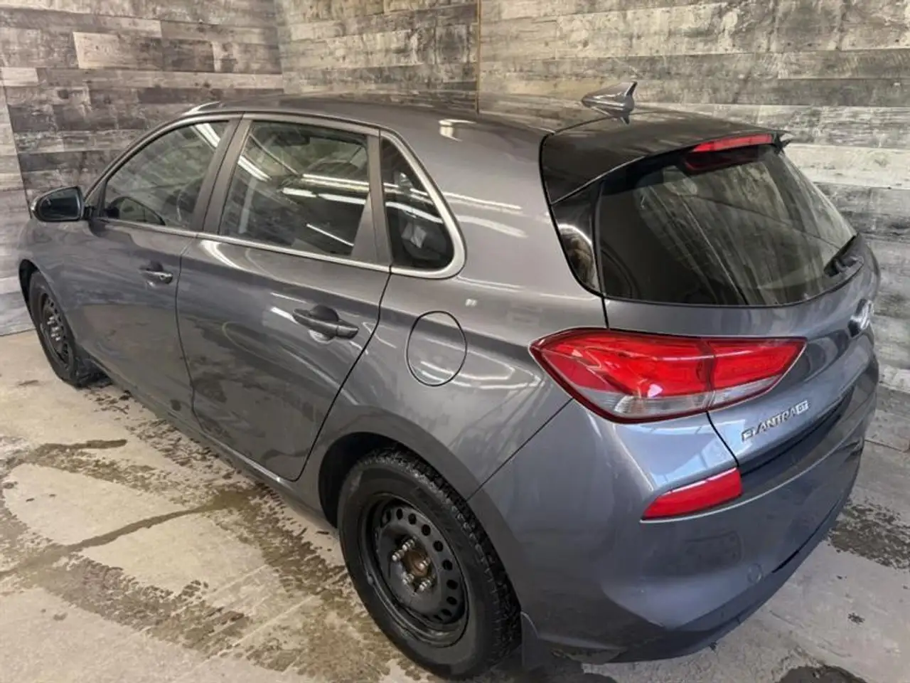 Hyundai ELANTRA снимка Hyundai ELANTRA