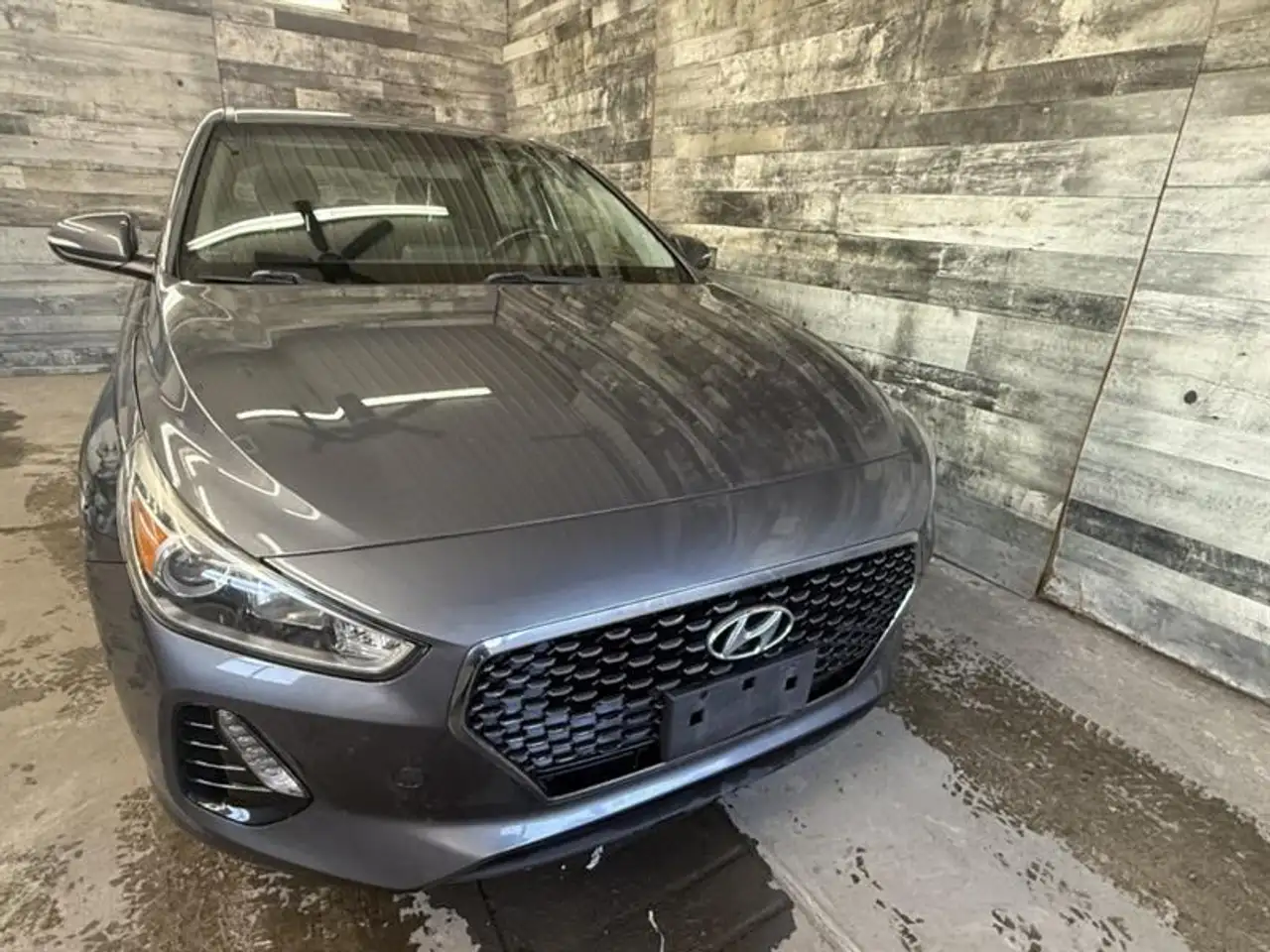 Hyundai ELANTRA снимка Hyundai ELANTRA