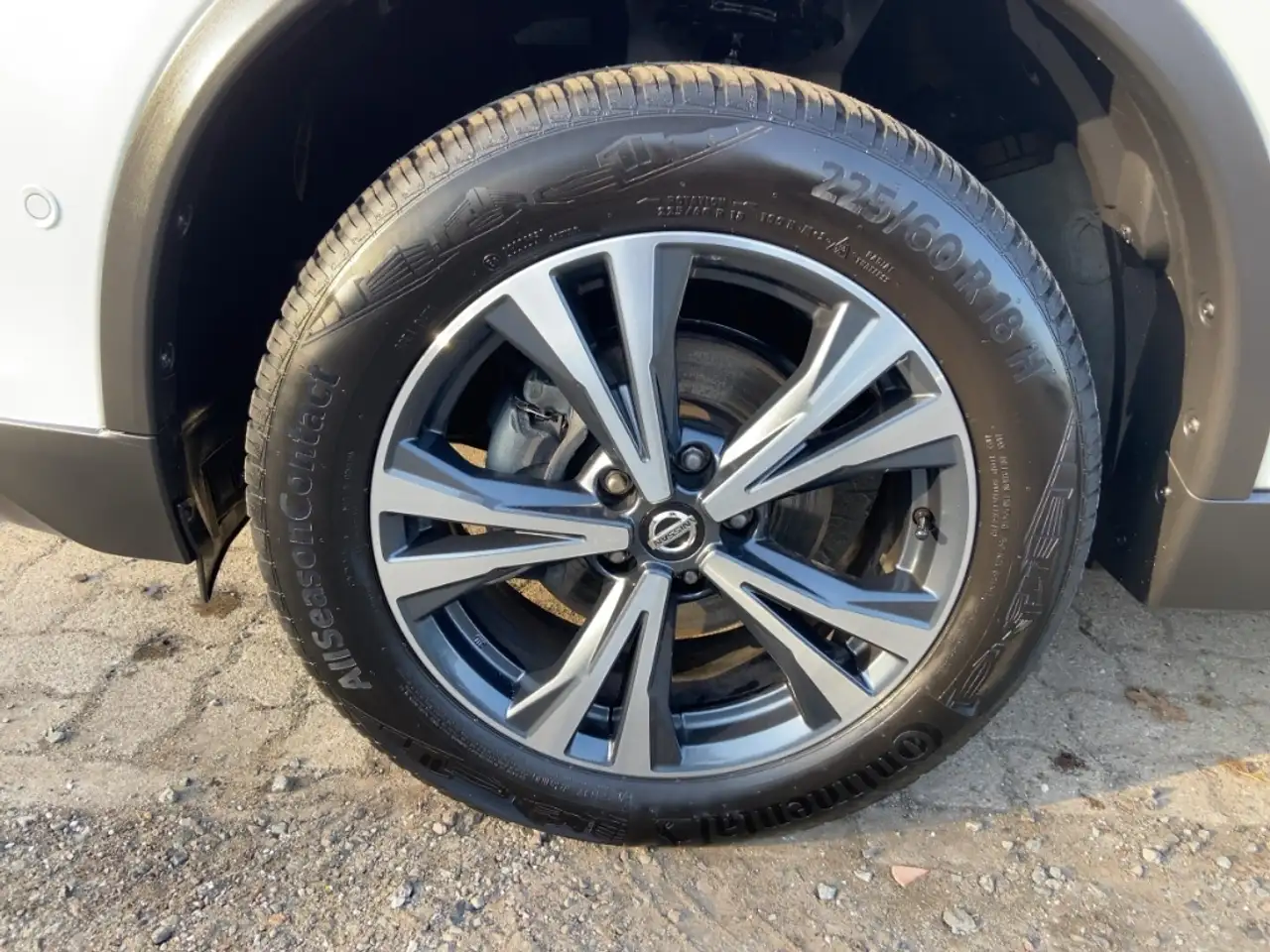 Nissan X-Trail TEKNA 1.3 DIG-T 160 PS / 5Sitzer/PGD/Elekt.Heckkla 7