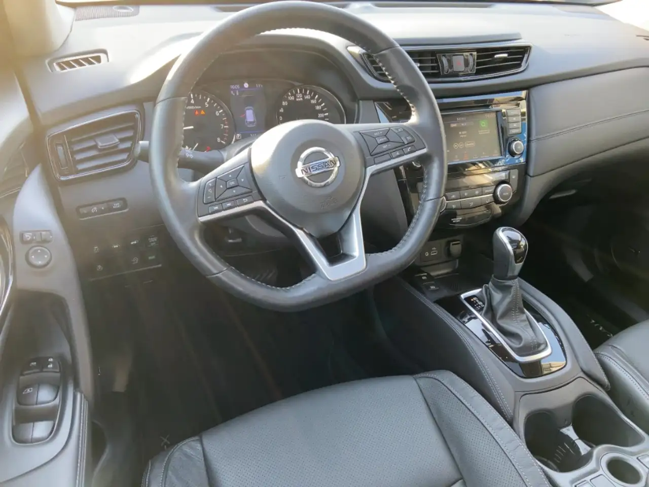 Nissan X-Trail TEKNA 1.3 DIG-T 160 PS / 5Sitzer/PGD/Elekt.Heckkla 9