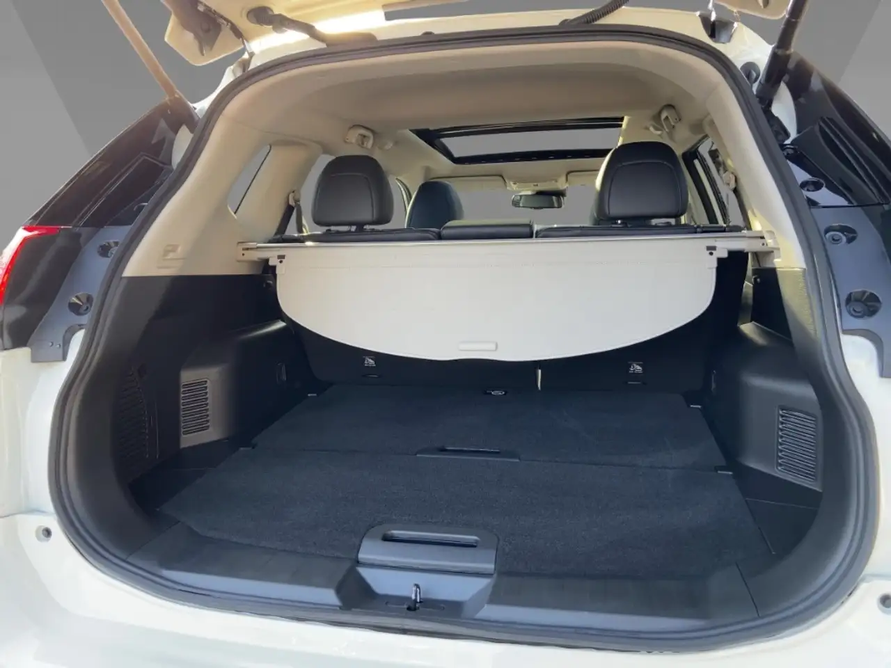 Nissan X-Trail TEKNA 1.3 DIG-T 160 PS / 5Sitzer/PGD/Elekt.Heckkla 12