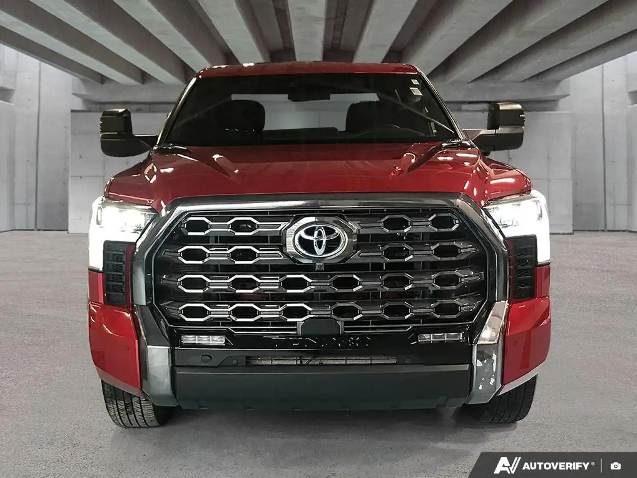 Toyota Tundra снимка Toyota Tundra