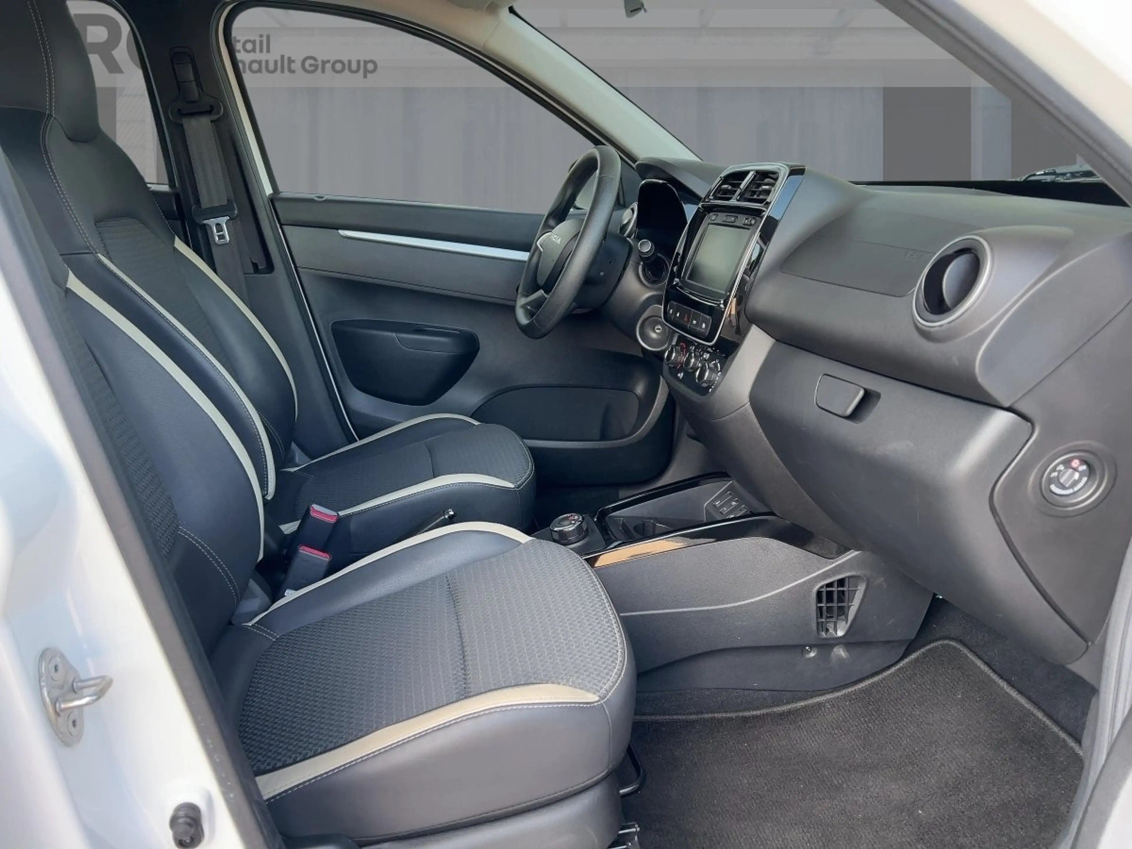 Dacia Spring Essential KLIMA LED-Tagfahrlicht ABS ESP ZV — photo 8
