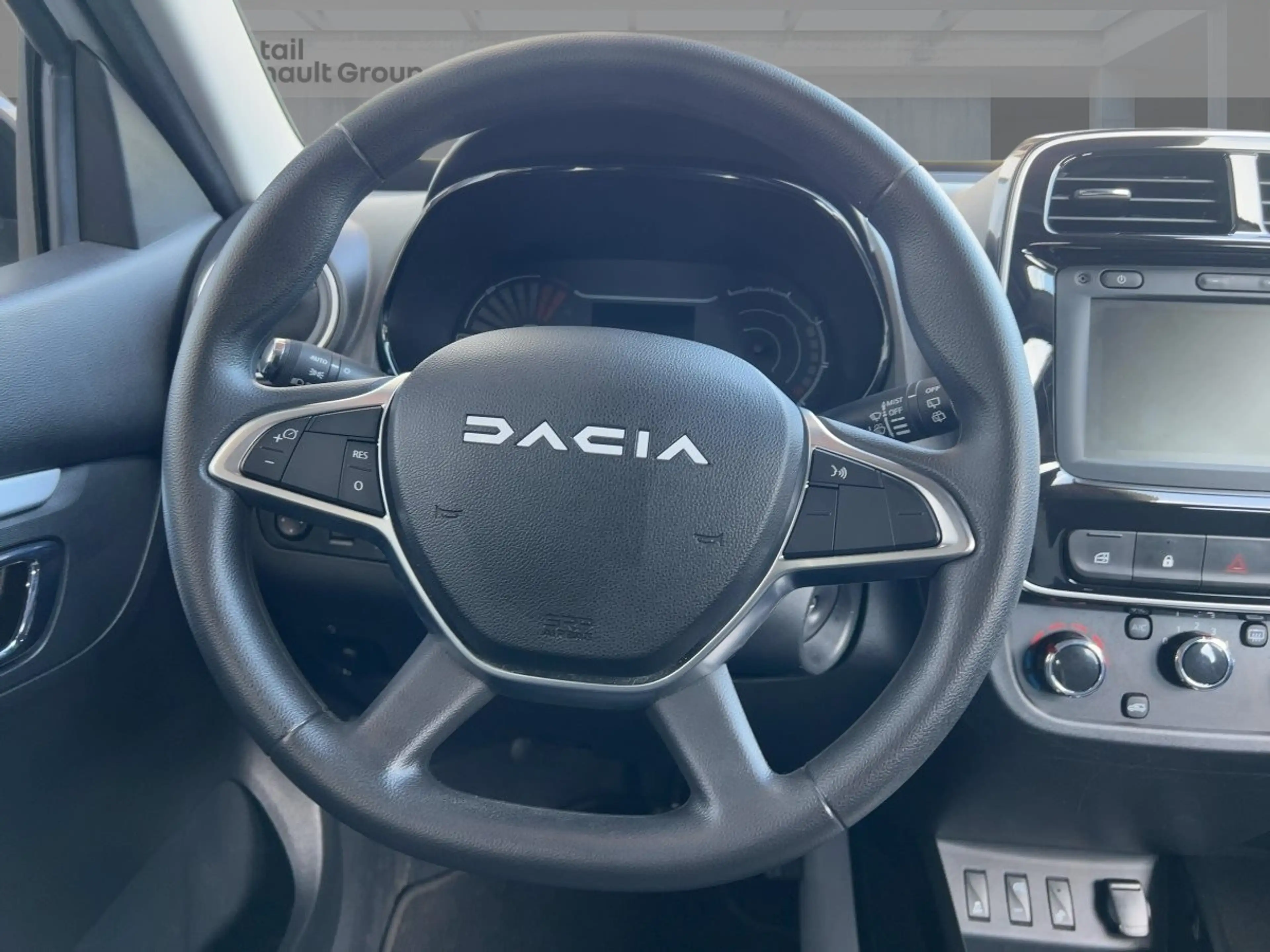 Dacia Spring Essential KLIMA LED-Tagfahrlicht ABS ESP ZV — photo 11