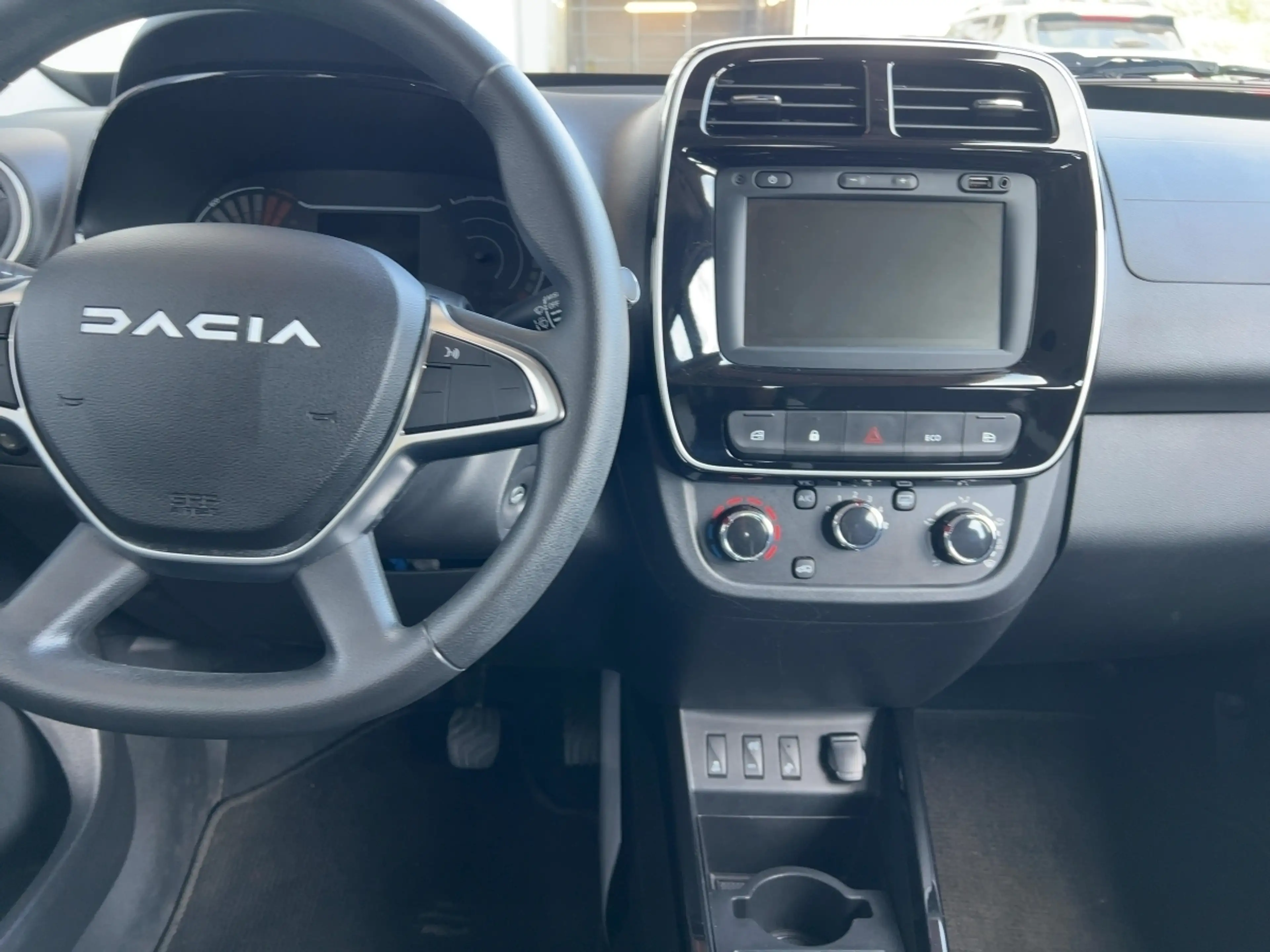 Dacia Spring Essential KLIMA LED-Tagfahrlicht ABS ESP ZV — photo 12