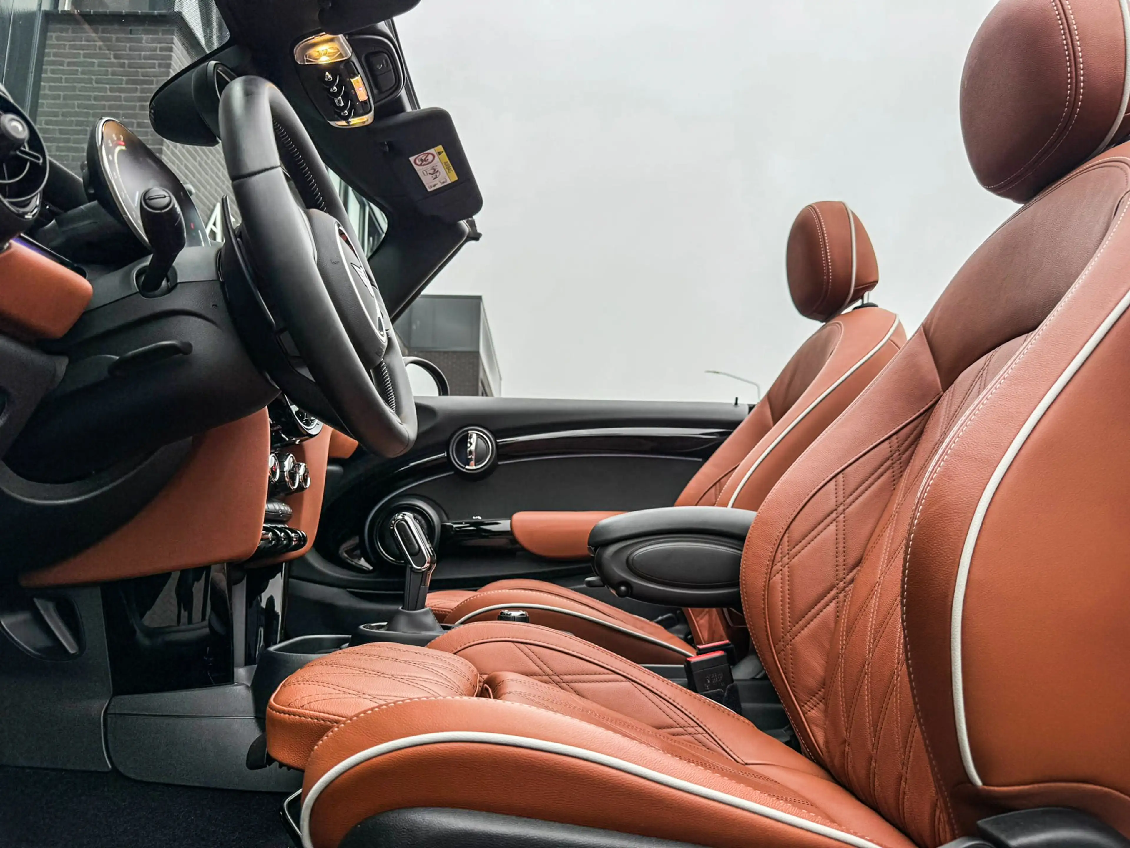 MINI John Cooper Works Cabrio 2.0 JCW Pack F1 aut 231pk/Chester brown leer/Hk/Ca — photo 4