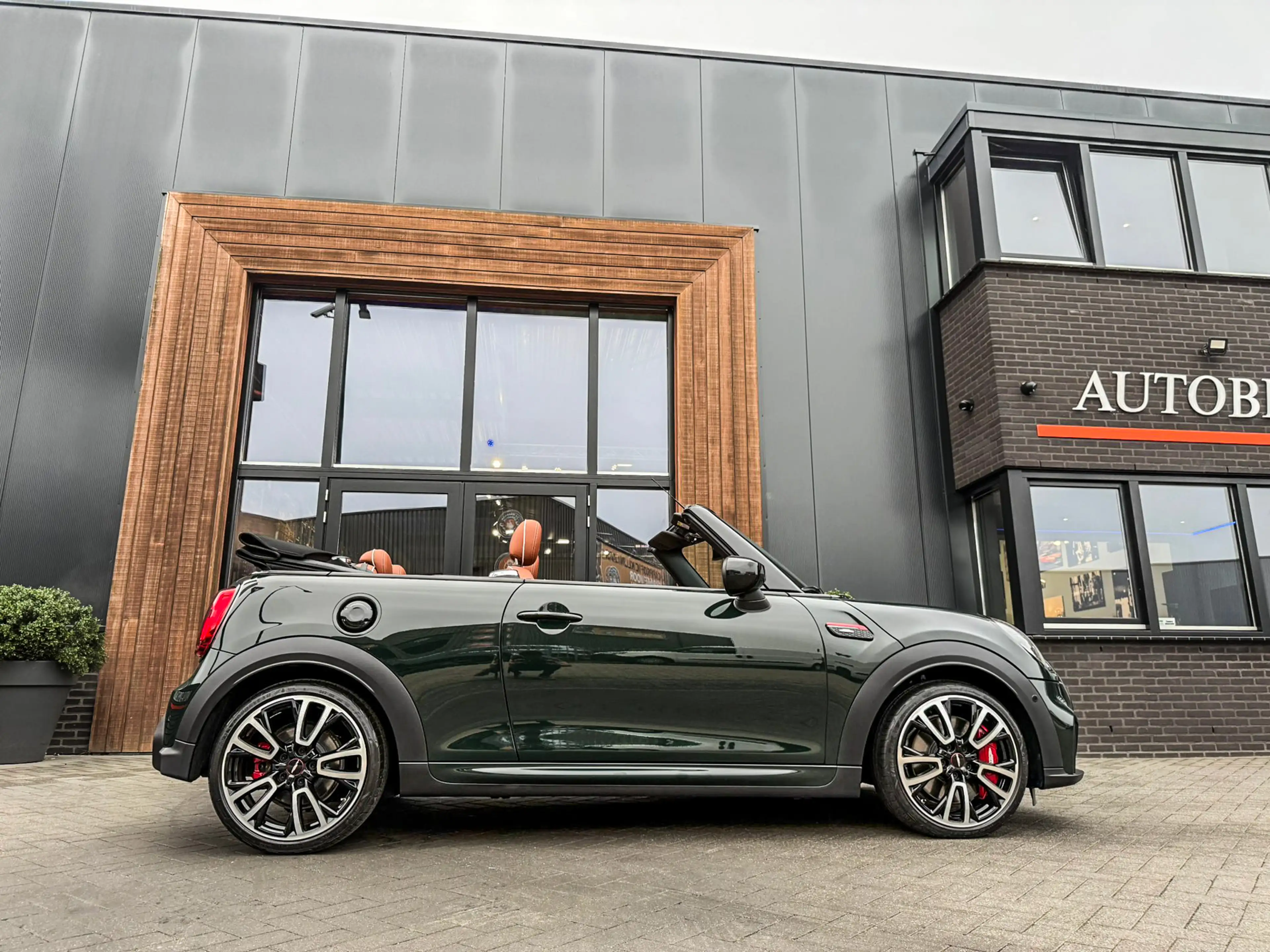 MINI John Cooper Works Cabrio 2.0 JCW Pack F1 aut 231pk/Chester brown leer/Hk/Ca — photo 11
