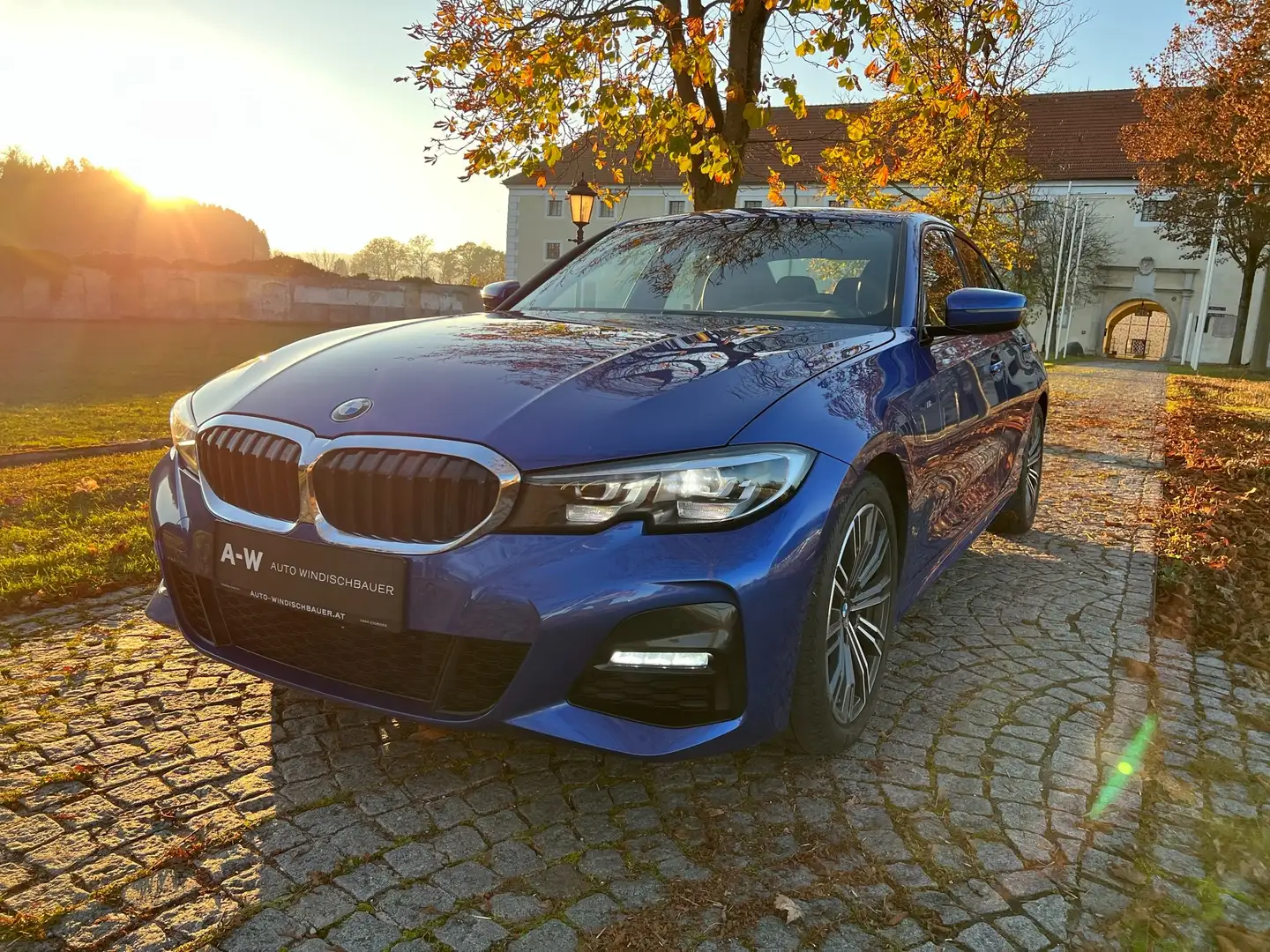 BMW 330 i M SPORT Paket *LED*M-SPORTBREMSEN* MOD. 2020 Blau - 1