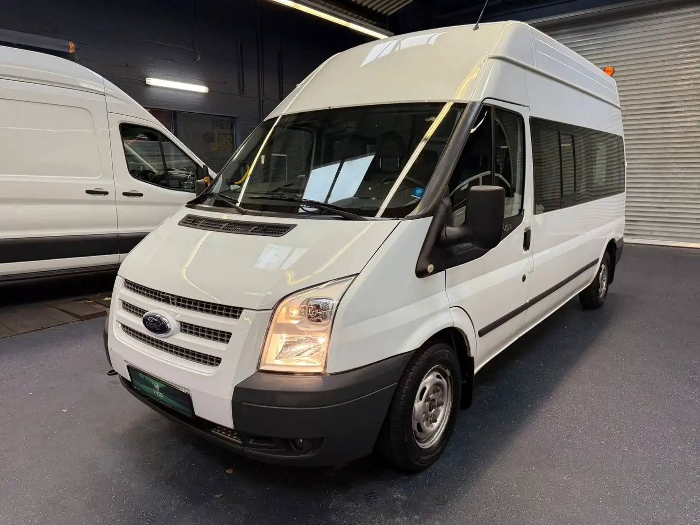 Ford Transit L3-H3 AMF BRUNS RAMPE ABSENKBAR 6 SITZE Weiß - 2