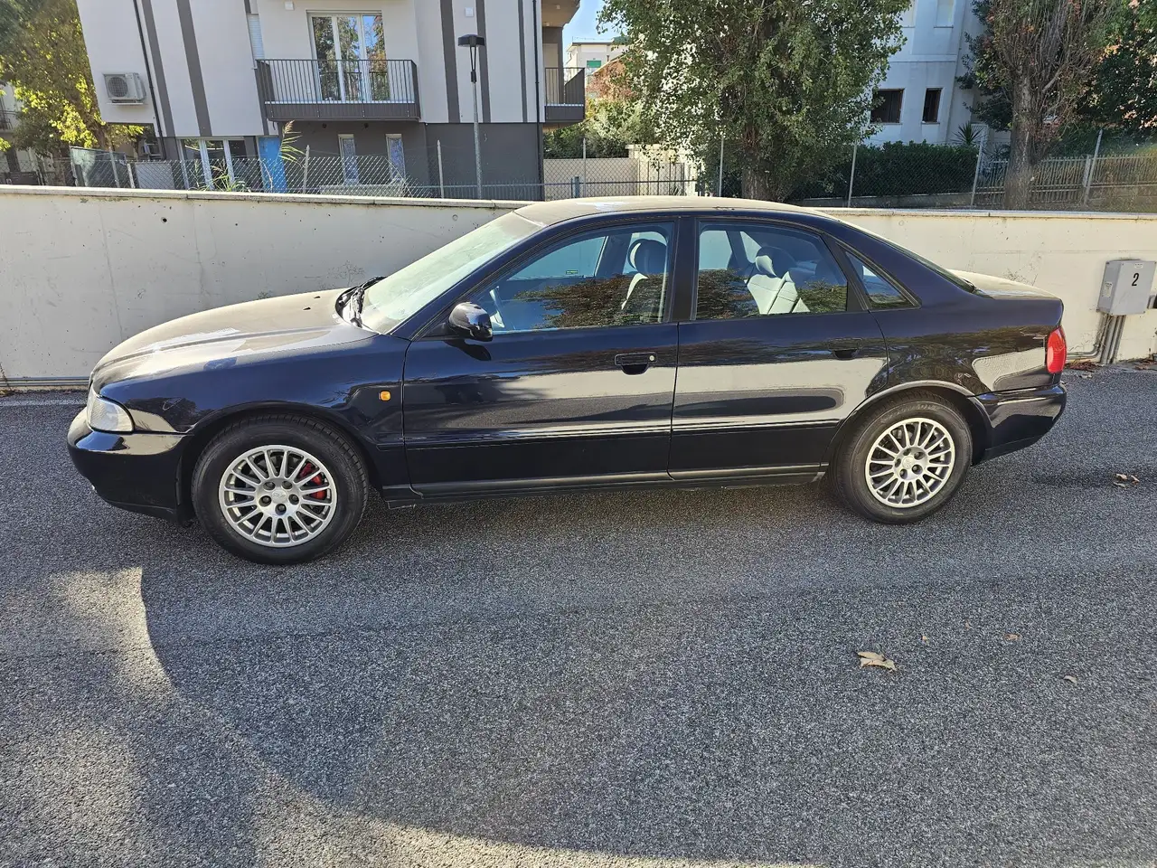 Audi A4 1.6, foto 3