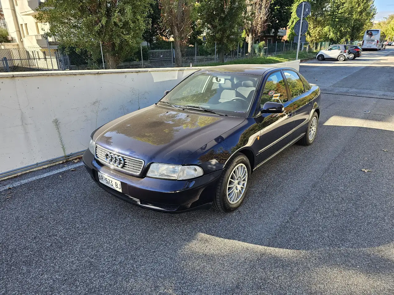 Audi A4 1.6, foto 2