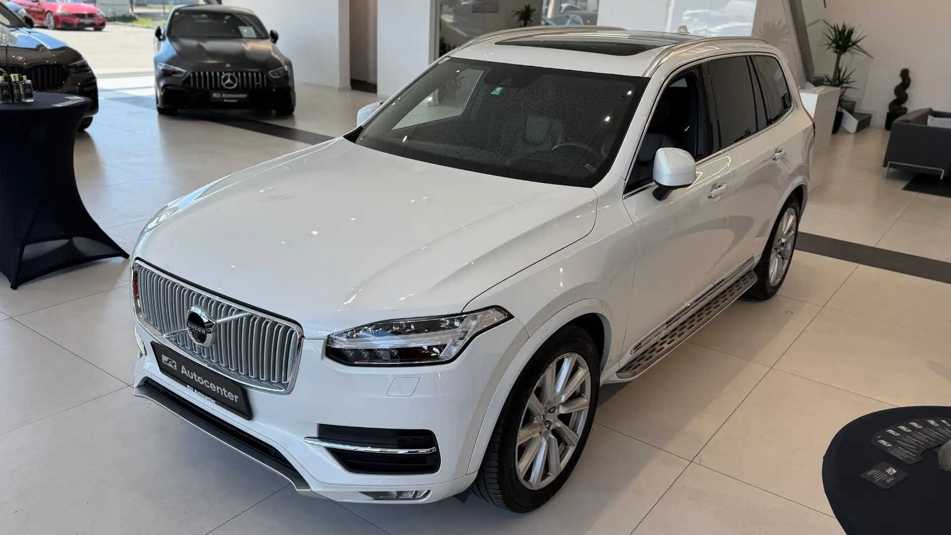 Volvo XC90 D5 AWD Inscription *7 sitzer* Weiß - 2