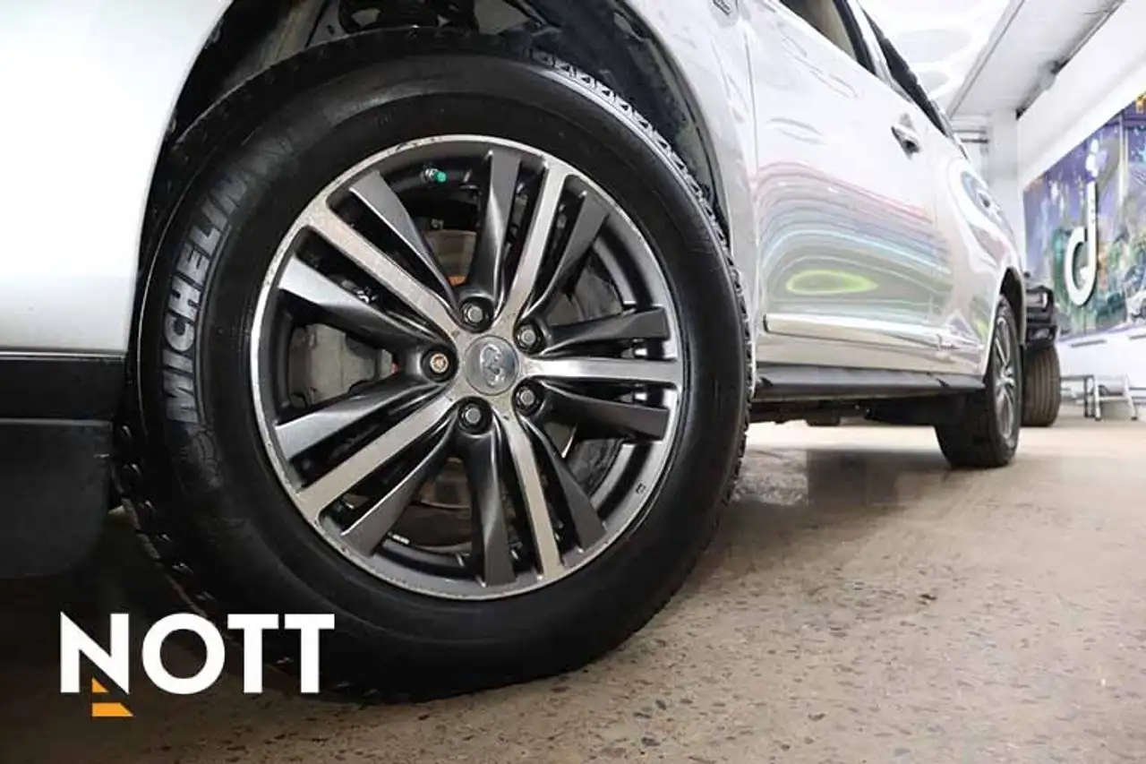 Infiniti QX60 снимка Infiniti QX60