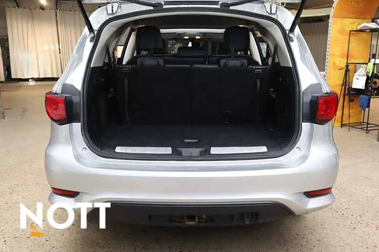 Infiniti QX60 снимка Infiniti QX60