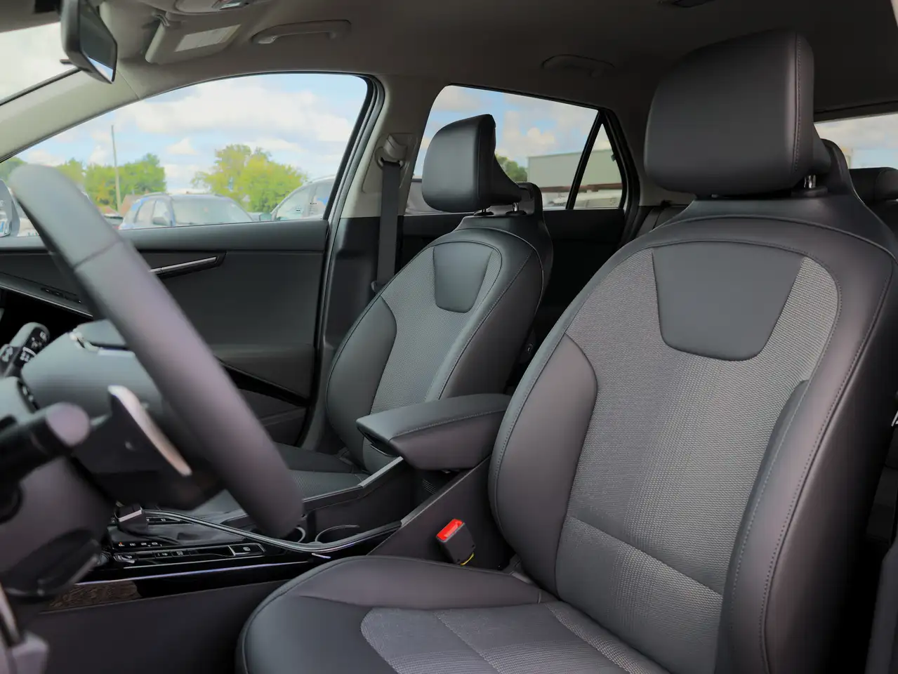 Kia Niro снимка Kia Niro