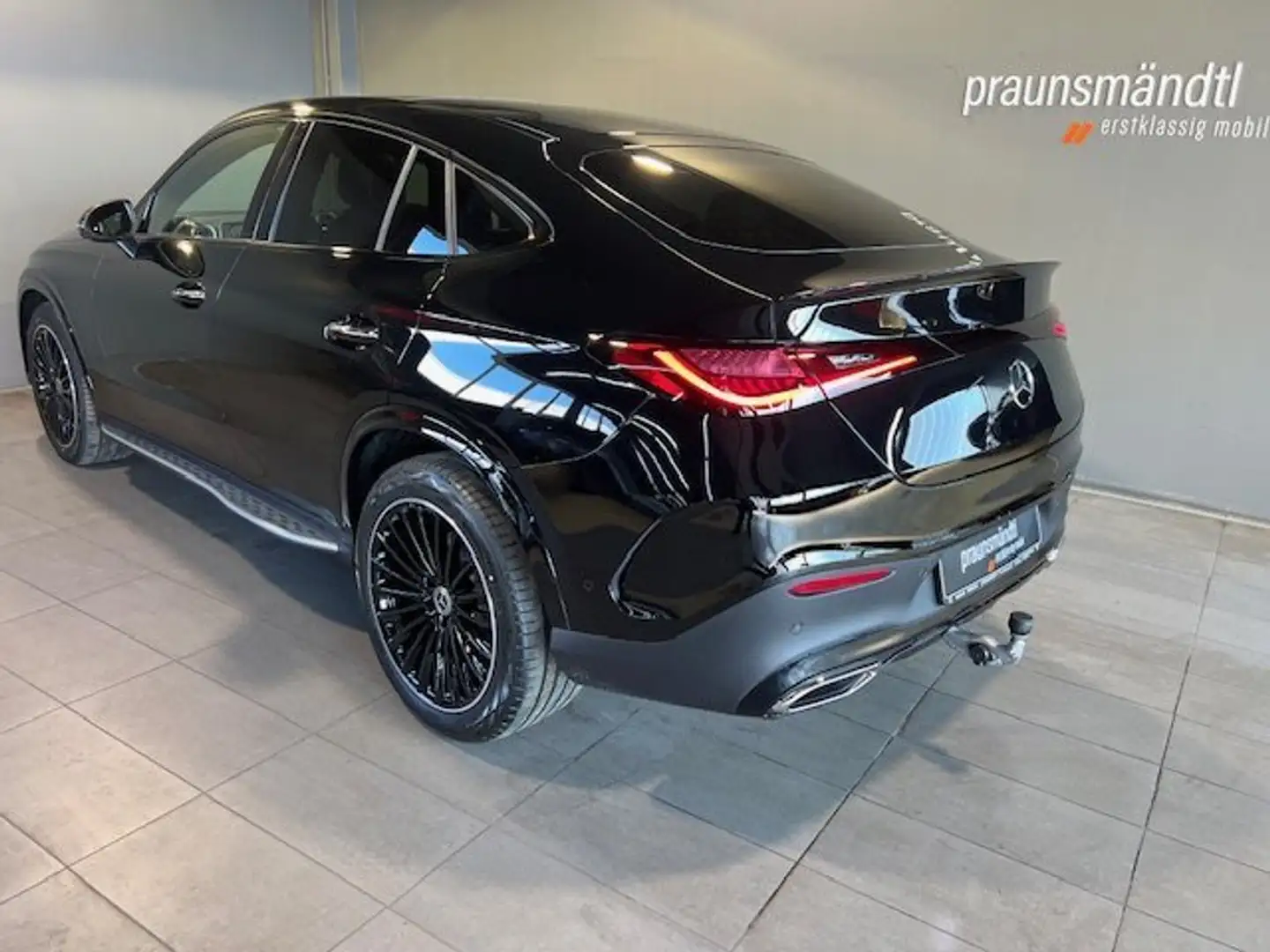 Mercedes-Benz GLC 300 d 4M AMG Night Pano/AHK/20"/360°/Distron Schwarz - 2