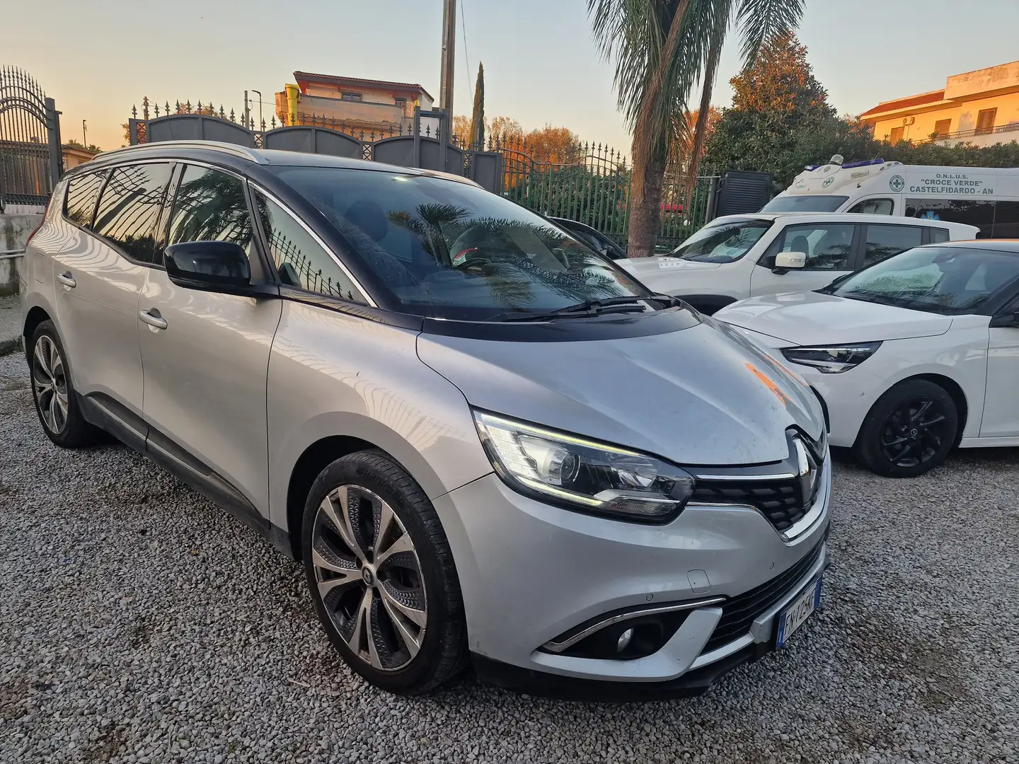 Renault Grand Scenic Grand Scenic 7 posti Gris - 2