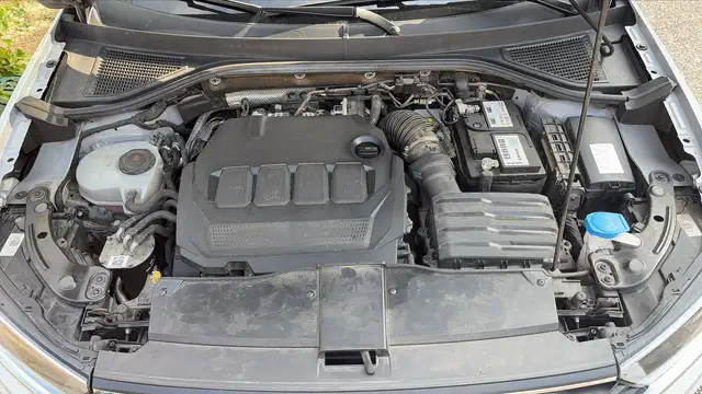 Volkswagen T-Roc view 15